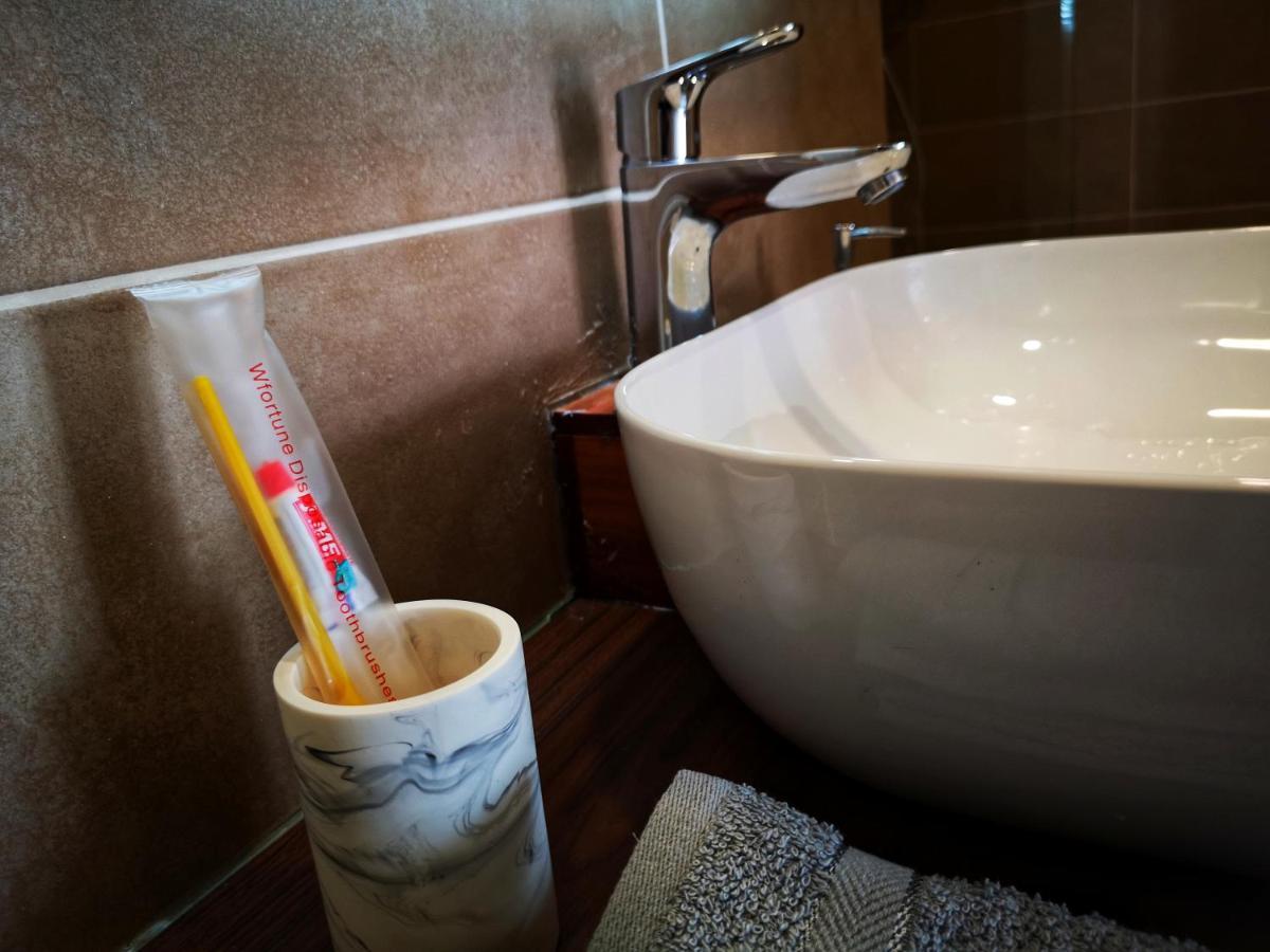 E14, Forest View Apartments, Deposit Required To Confirm Booking Kololi Exteriér fotografie